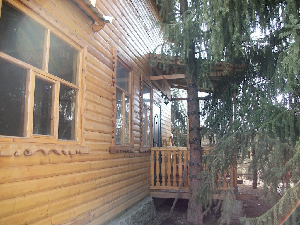 Enirest Hotel Каракол Екстериор снимка