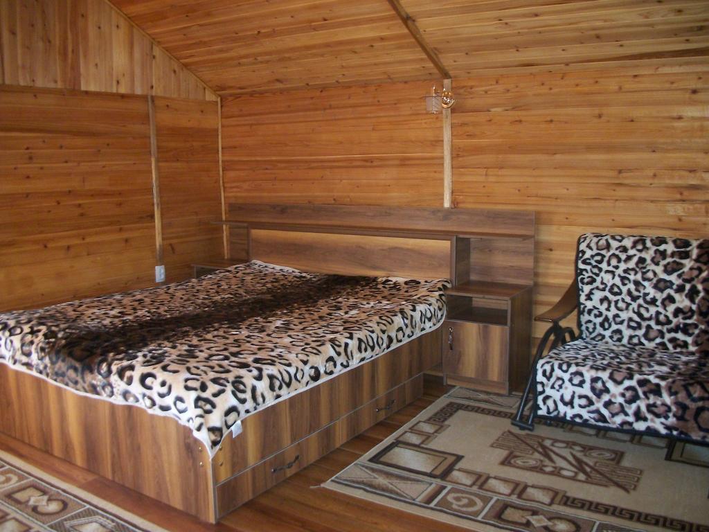 Enirest Hotel Каракол Стая снимка