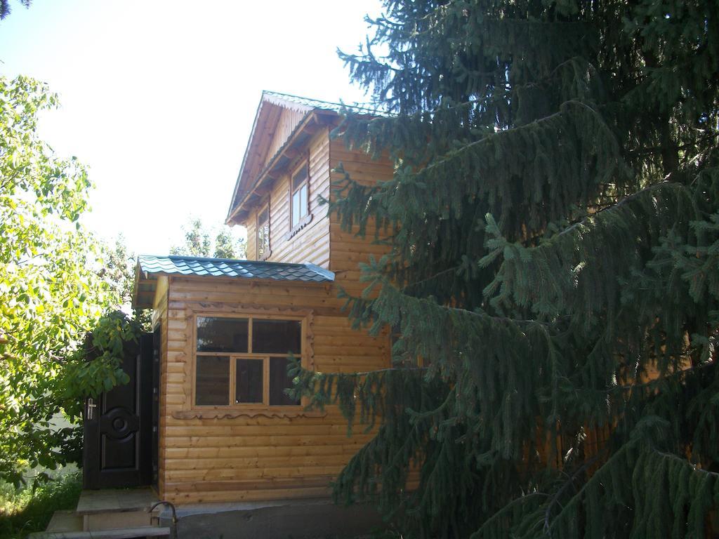 Enirest Hotel Каракол Стая снимка