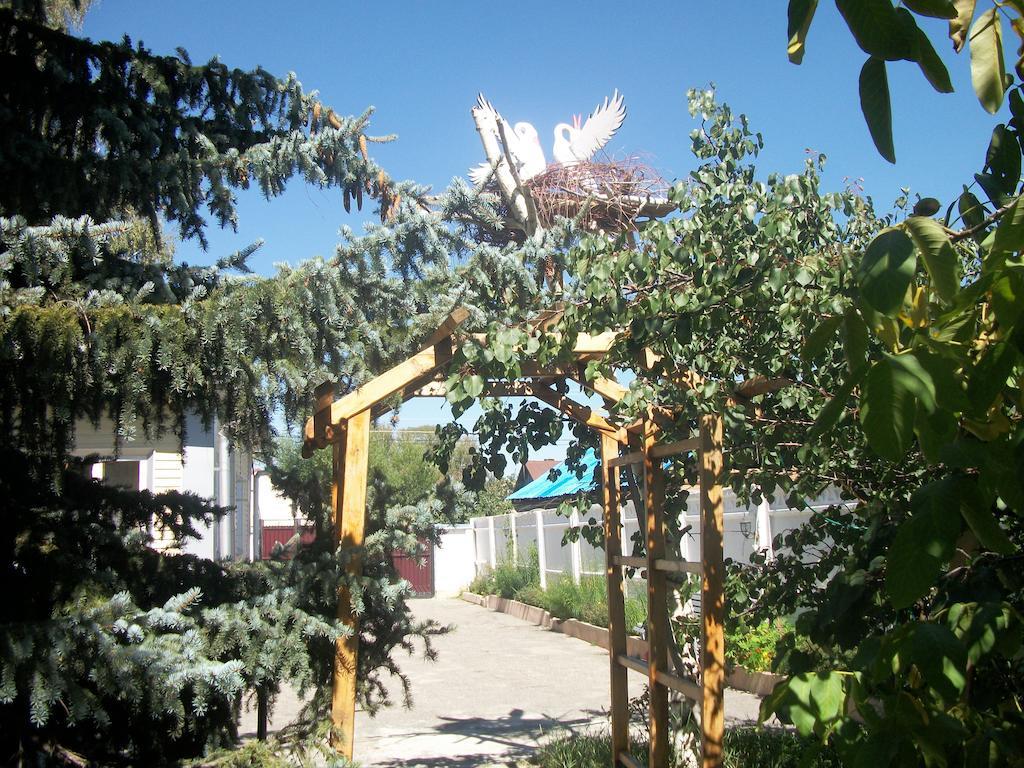 Enirest Hotel Каракол Екстериор снимка
