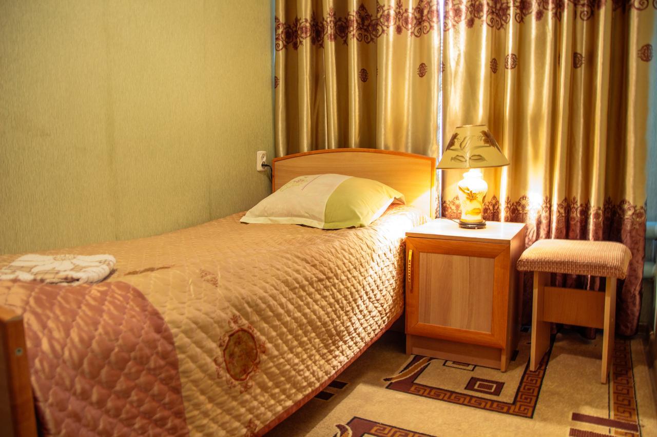 Enirest Hotel Каракол Екстериор снимка